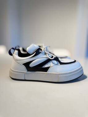 Eytys Sidney White and Black Leather Platform Sneakers